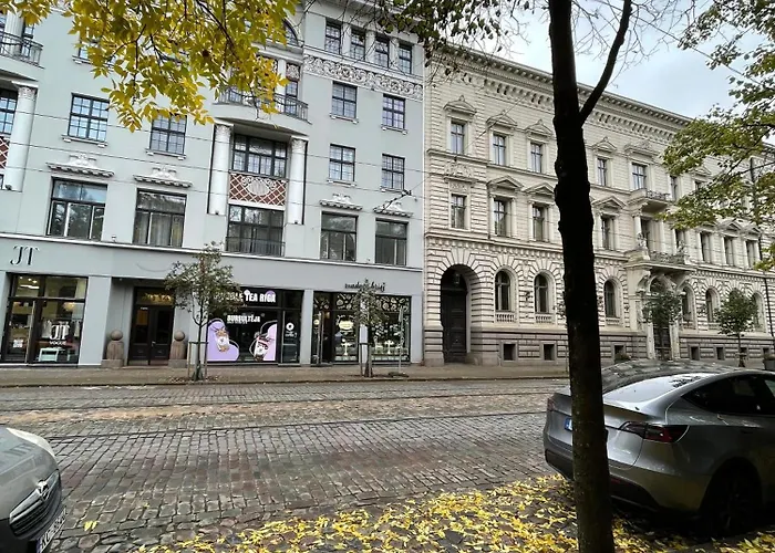 Centre - Vermanes Garden View